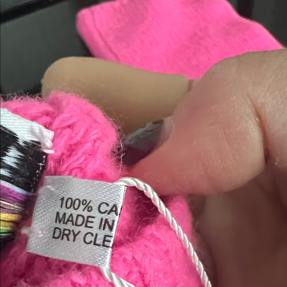 Cashmere Pink Fingerless Gloves - Picture 4 of 4